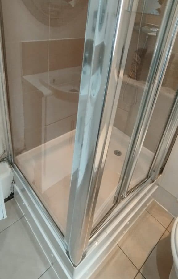 Shower after end of tenancy cleaning London